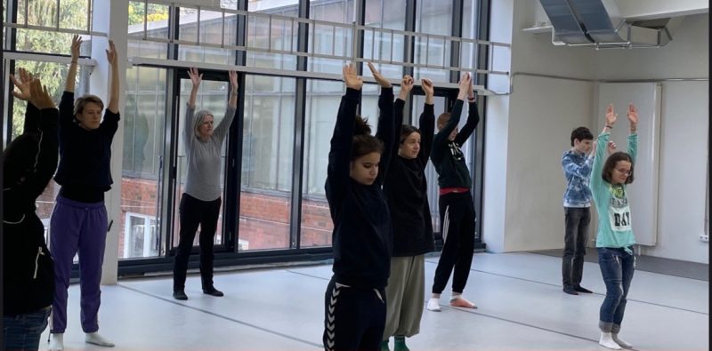 Veranstaltungsfoto. Blinde Frauen im Tanzworkshop